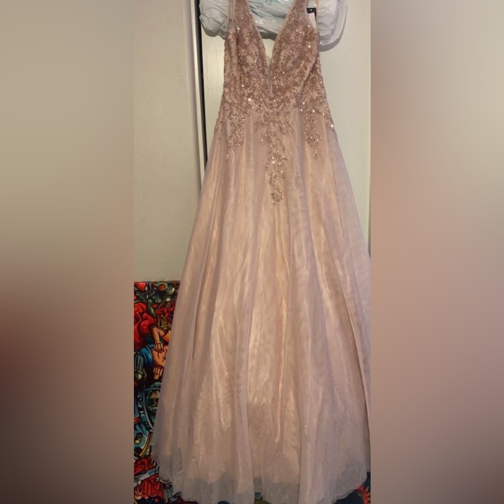 Prom dress size 12 only worn once I no longer need it